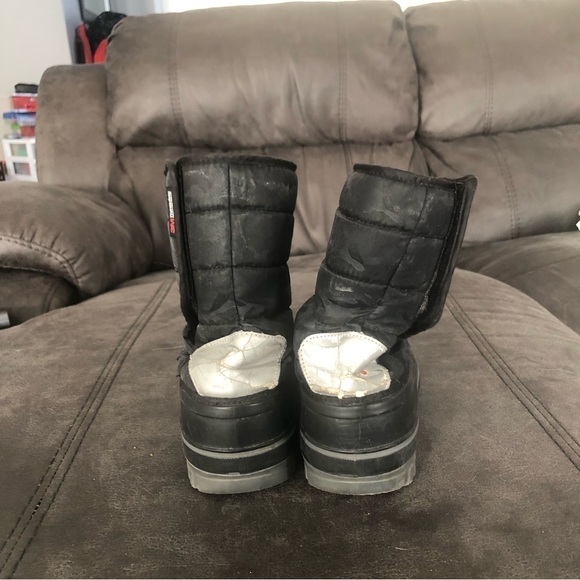 Thinsulate Boys Size 2 Boots - Picture 3 of 7